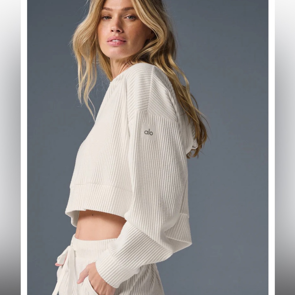 ALO Yoga Women's White Ribbed Crop Top Muse Hoodie